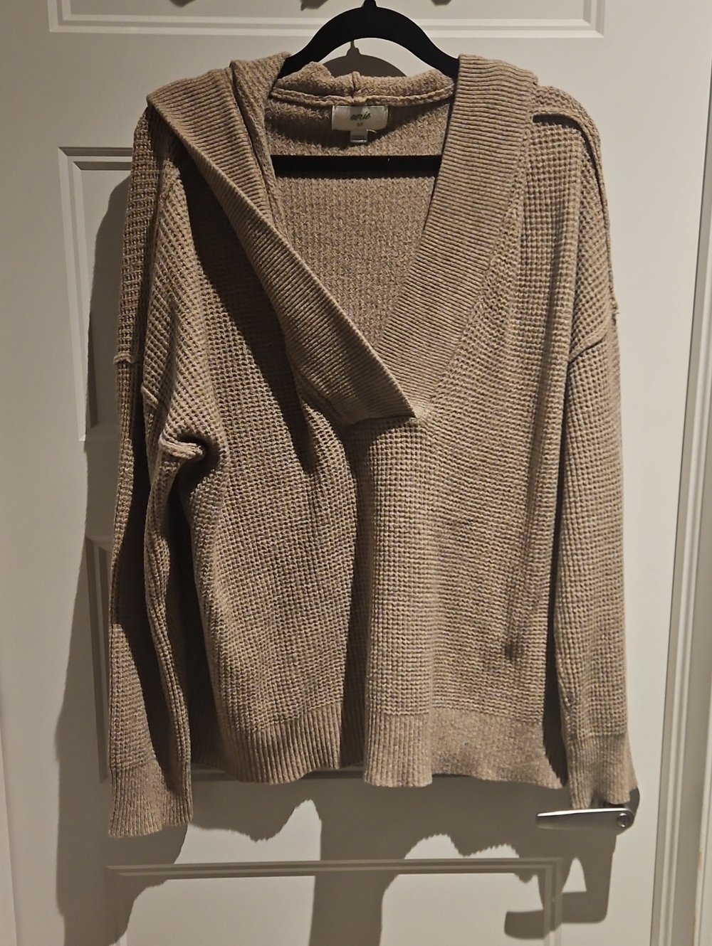 💜2/$20💜aerie Women's V-Neck Hooded Sweater in Beige